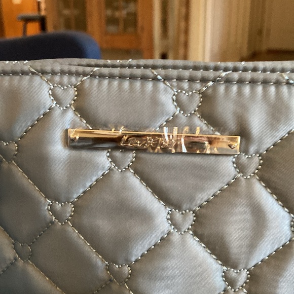 Betsey Johnson NWT quilted shoulder/tote bag. - Picture 8 of 10